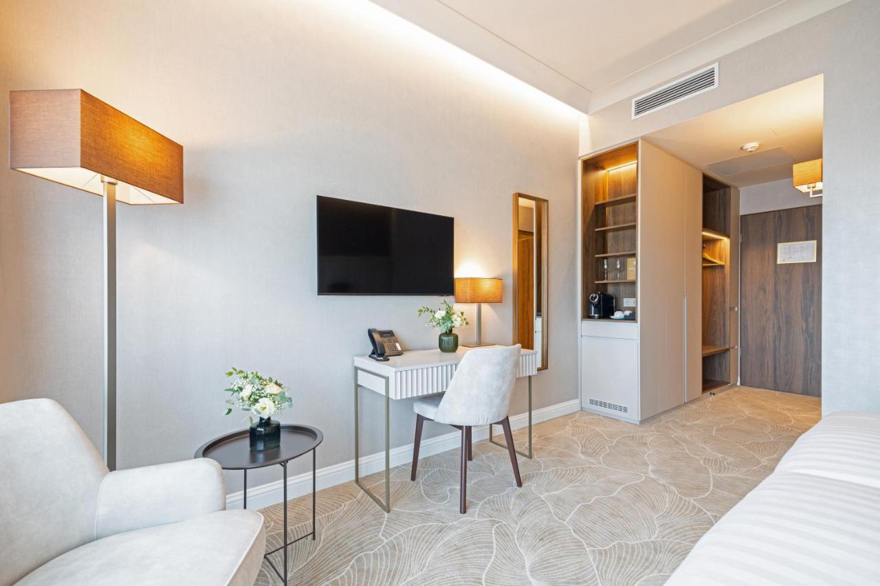 Hotel Gerardus Segedin Dış mekan fotoğraf