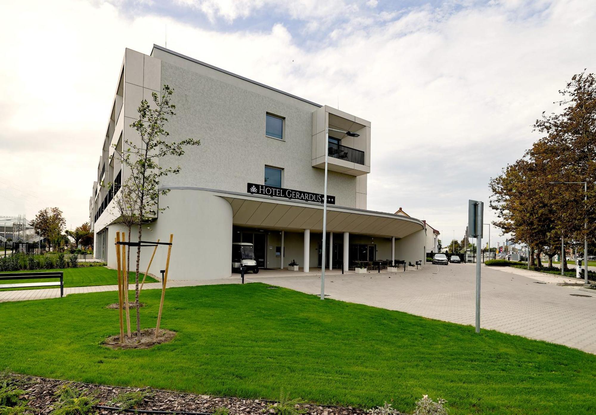 Hotel Gerardus Segedin Dış mekan fotoğraf